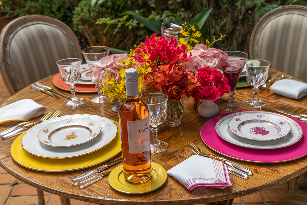 Porta Garrafa em MDF Laqueado - Amarelo Ovo